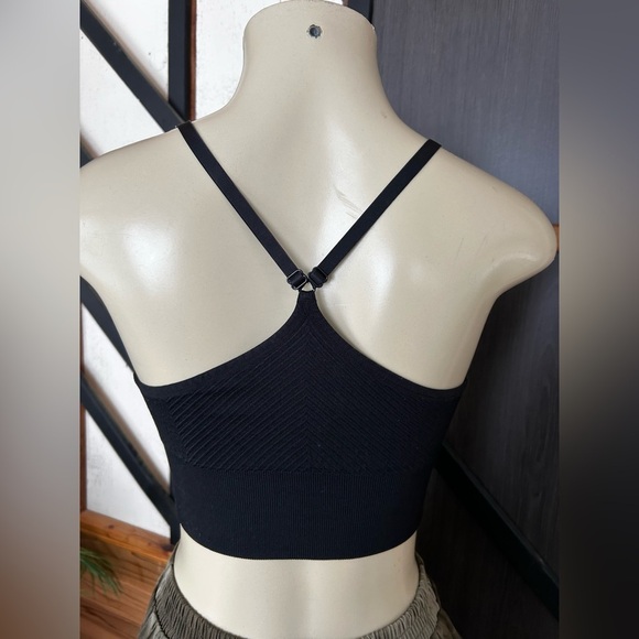 Bundle of 6 sport bra size s/m pre loved perfect condition different brands - Picture 2 of 12